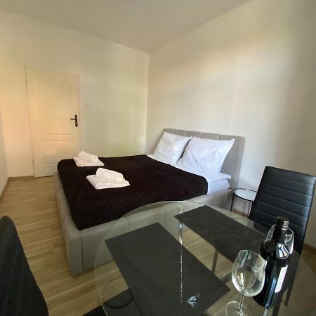 Vip Rooms Apartment Stary Toruń Esterno foto